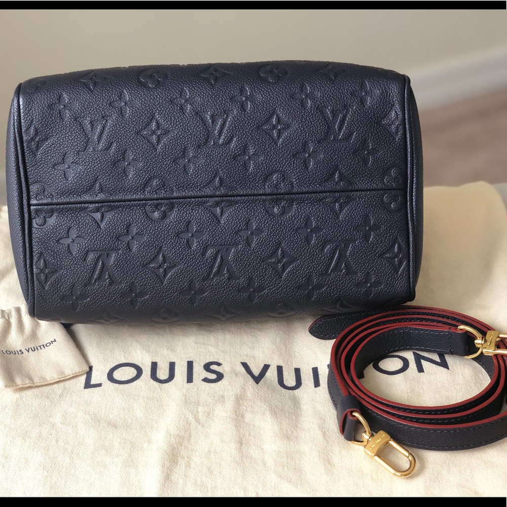 SOLD Louis Vuitton Empreinte Leather Bandouliere25 - Picture 3 of 8